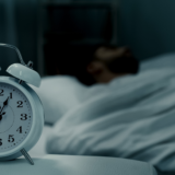 睡眠不足で太る！？食欲増加のメカニズムと対策【科学的解説】